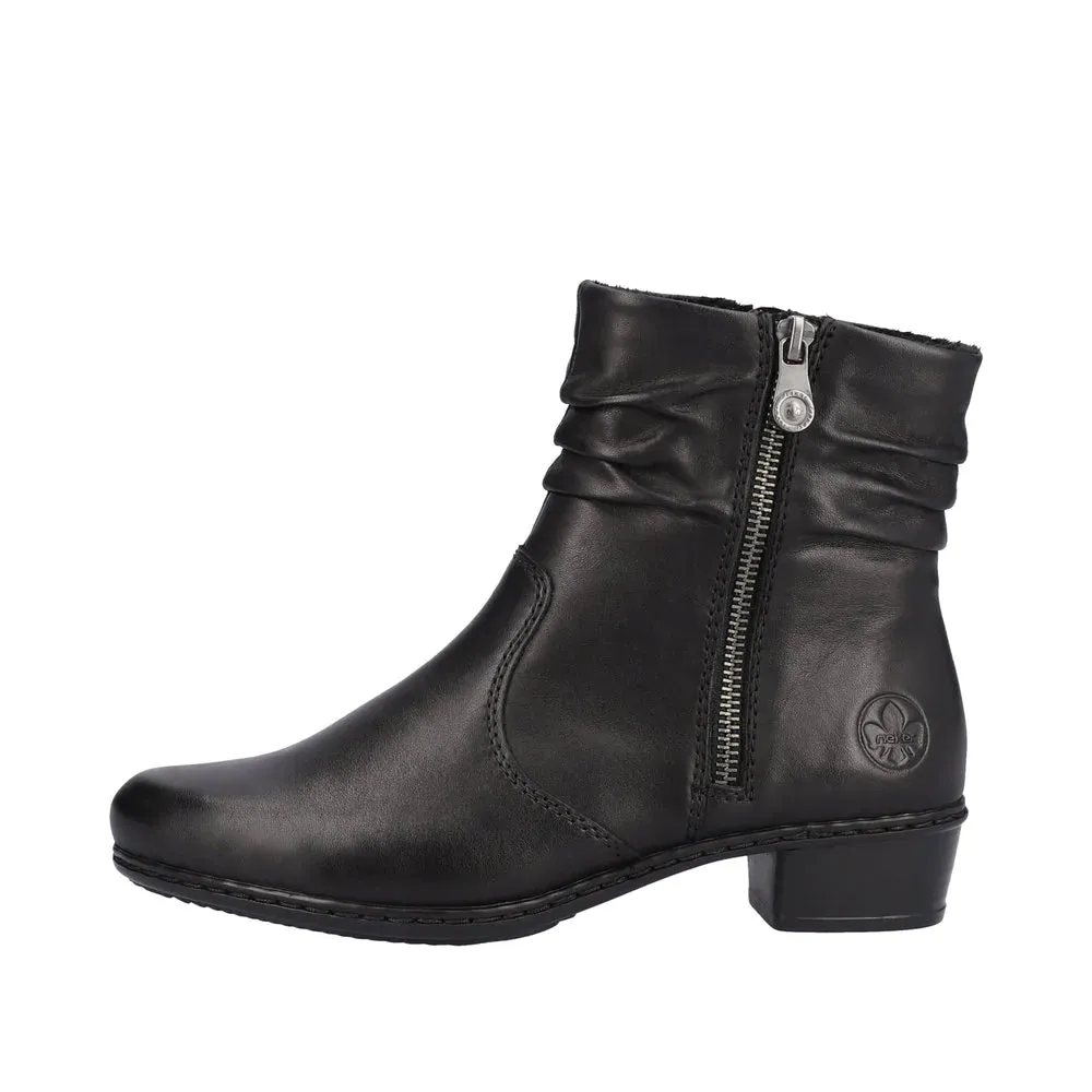 Y0756-00 Black Zip